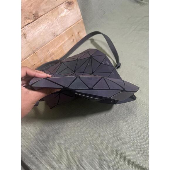 Geometric Luminous Purses and Handbags for Women Holographic Reflective Crossbod - Picture 8 of 15